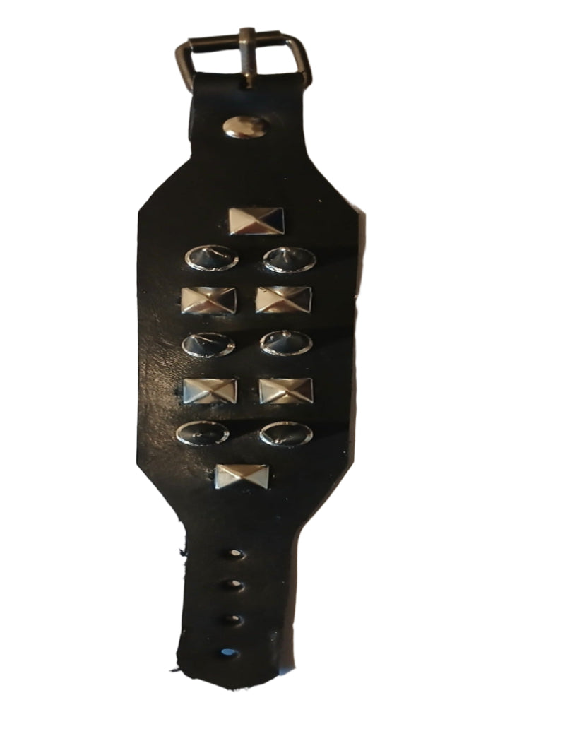 (IMP) Bracelet en similicuir à pointes