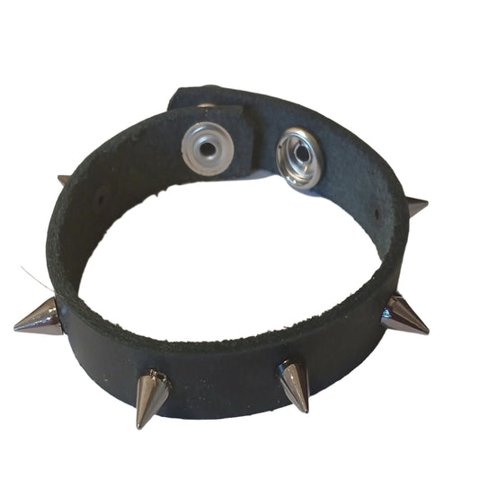 (IMP) Bracelet en similicuir à pointes